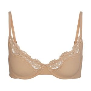 Skims Fits Everybody Lace Underwire Bra in Clay